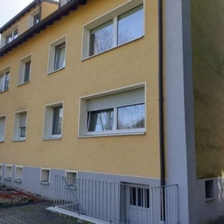 6-Zimmer Wohnung in schönem Mehrfamilienhaus
