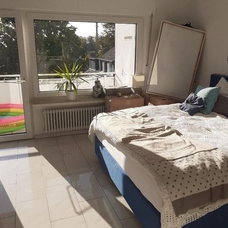 Große Dachgeschosswohnung mit Terrasse und phantastischem Fernblick