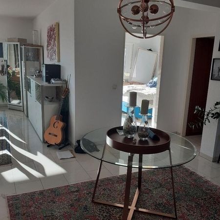 Große Dachgeschosswohnung mit Terrasse und phantastischem Fernblick