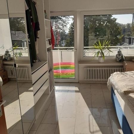 Große Dachgeschosswohnung mit Terrasse und phantastischem Fernblick