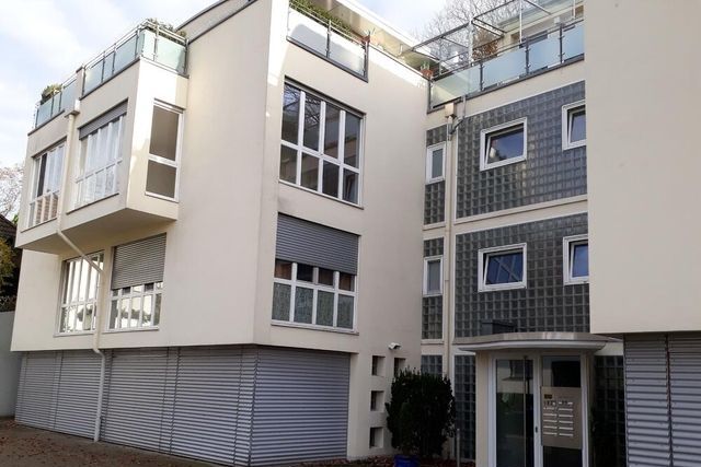 Außenansicht von einem Mehrfamilienhaus