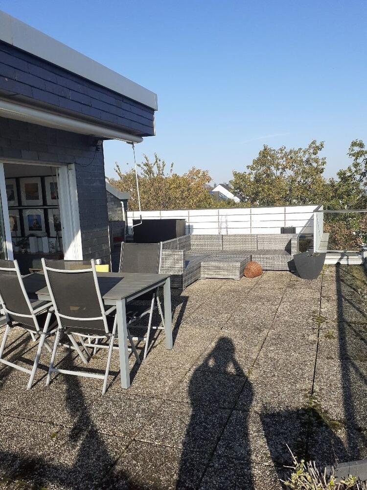 Große Dachgeschosswohnung mit Terrasse und phantastischem Fernblick